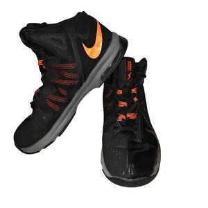 Nike Air Max Stutter Step 2 Basketball Shoes in Black with Orange Size 4.5 Youth